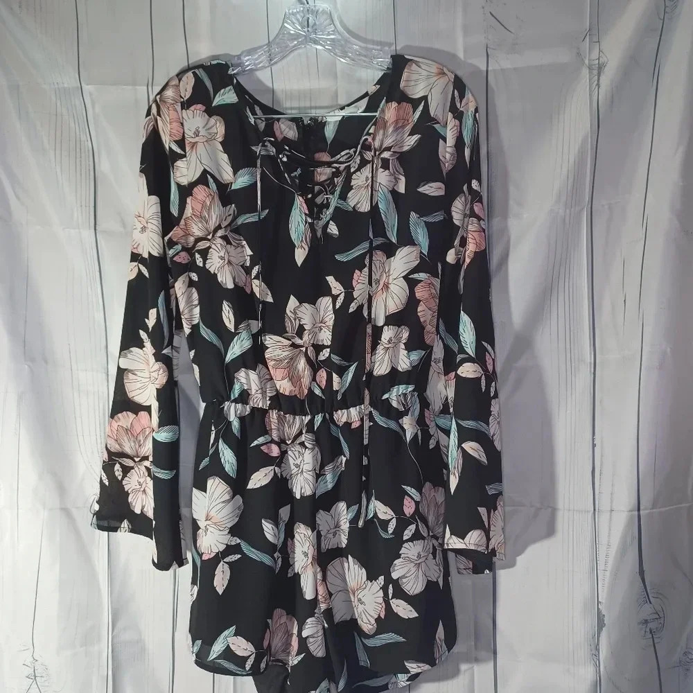 Decree bell sleeve boho floral tie front romper